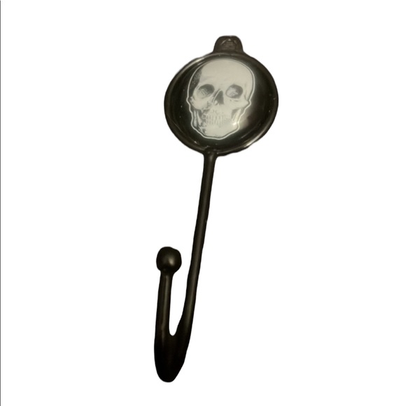 Sourpuss Other - skull wall hook